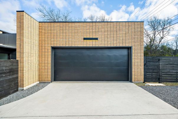 Detached Garage, Exterior