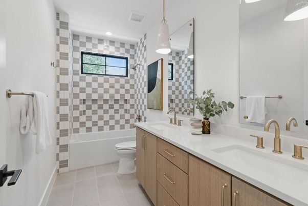 Bathroom, Dual Sink Vanities, Interior, Pendant Lights, Recessed Lighting
