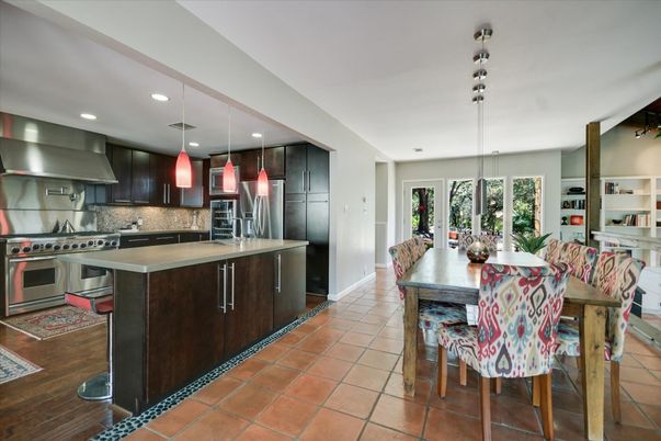Dining room, Interior, Kitchen, Pendant Lights, Recessed Lighting, Stainless Steel Appliances