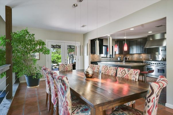 Dining room, Interior, Kitchen, Pendant Lights, Recessed Lighting, Stainless Steel Appliances