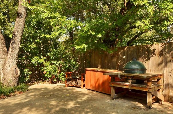 Exterior, Hot Tub