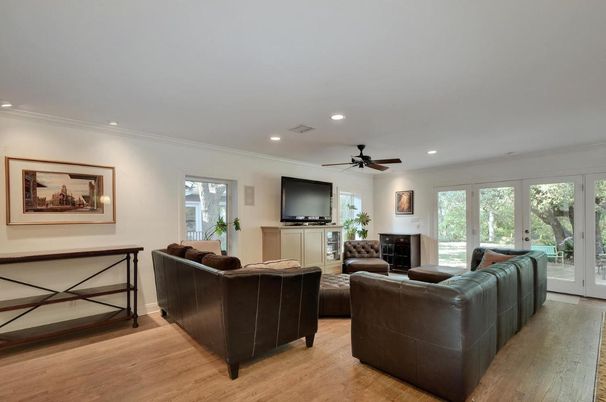 Interior, Living room, Recessed Lighting, Wood Texture Flooring