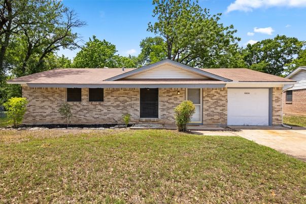 Attached, Exterior, Facade, Brick Facade, Ranch