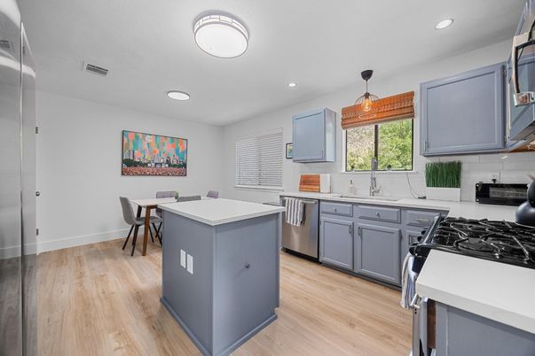 Dining room, Interior, Kitchen, Pendant Lights, Recessed Lighting, Wood Texture Flooring