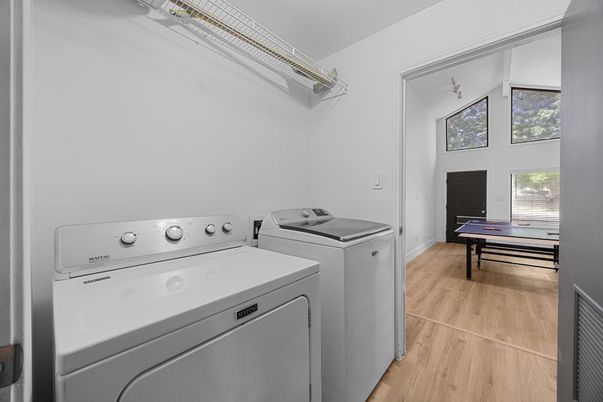 Interior, Utility Closets, Washer, Wood Texture Flooring