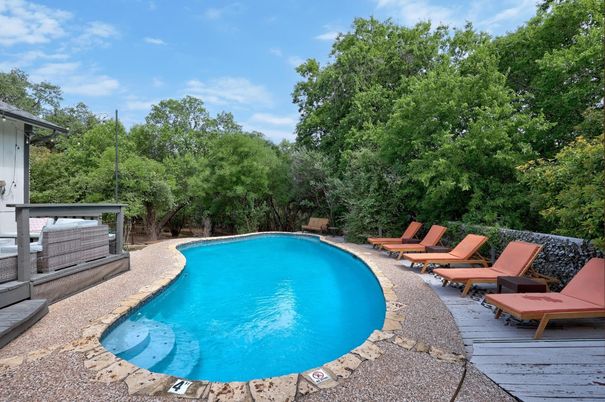 Exterior, Pool