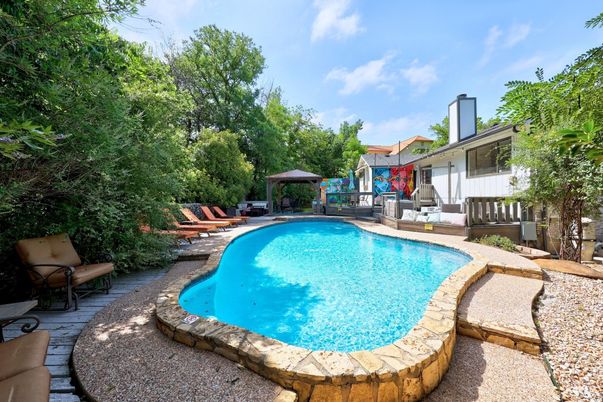 Exterior, Pool