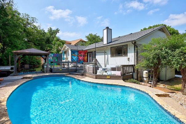 Exterior, Pool