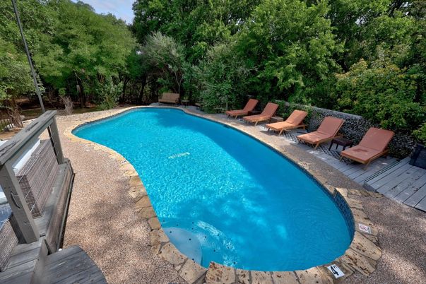 Exterior, Pool