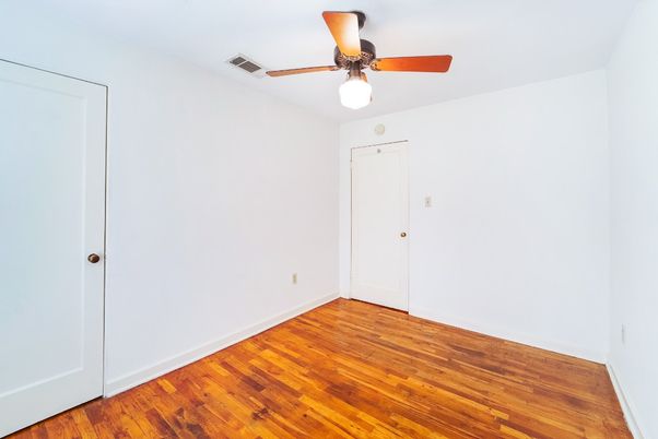 DE Listing image placeholder