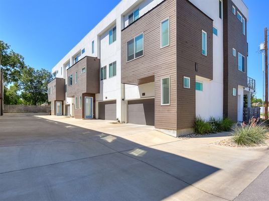 Attached, Exterior, Facade, Rowhouse