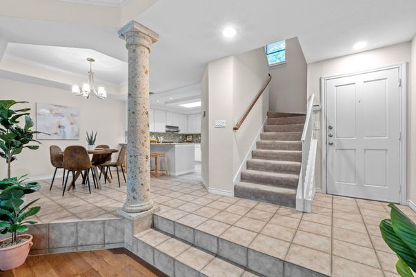 Chandelier, Dining room, Interior, Recessed Lighting, Wood Texture Flooring