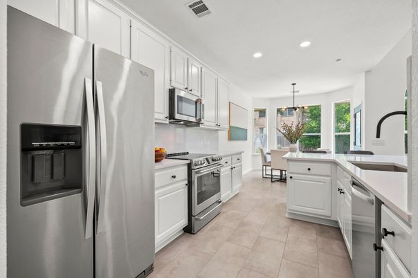 Dining room, Interior, Kitchen, Pendant Lights, Recessed Lighting, Stainless Steel Appliances