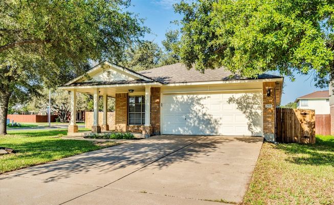 Attached, Exterior, Facade, Brick Facade, Ranch
