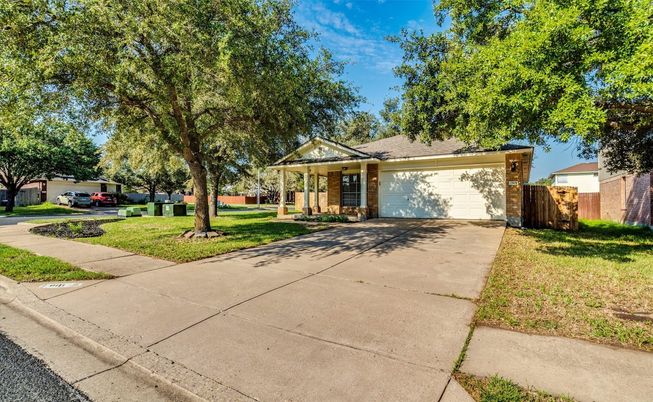 Attached, Exterior, Facade, Brick Facade, Ranch