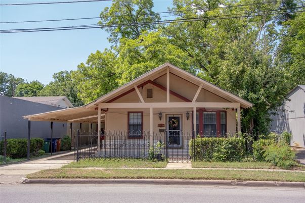 Exterior, Facade, American Craftsman