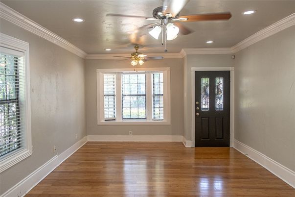 Empty room, Interior, Recessed Lighting, Wood Texture Flooring