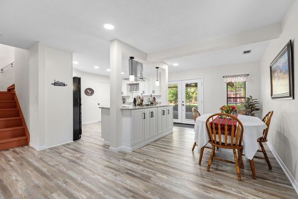 Dining room, Interior, Kitchen, Pendant Lights, Recessed Lighting, Wood Texture Flooring
