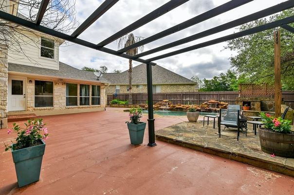 Exterior, Glass Ceilings, Pool, Sun Room