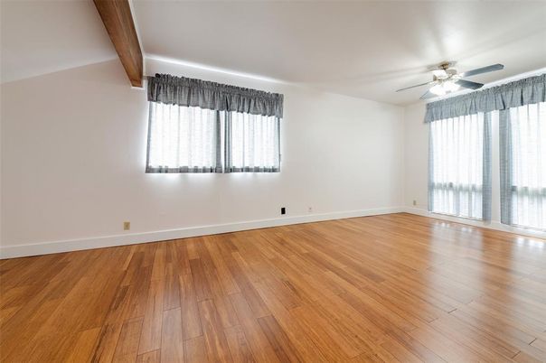 Empty room, Interior, Wooden Beams, Wood Texture Flooring