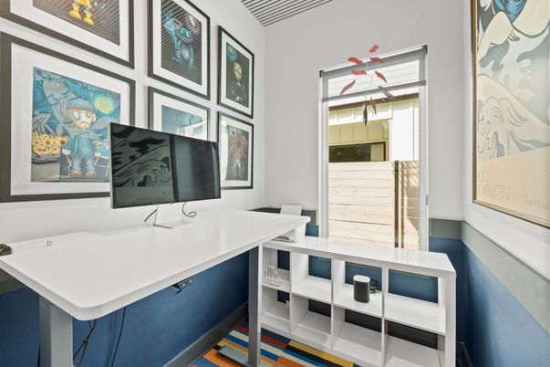 Home Office, Interior