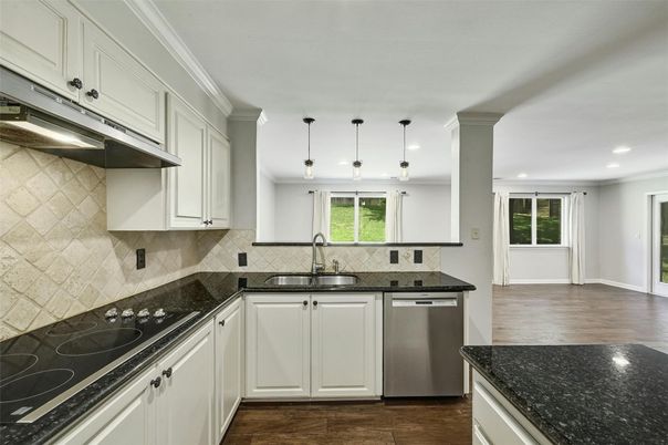Interior, Kitchen, Pendant Lights, Recessed Lighting, Wood Texture Flooring
