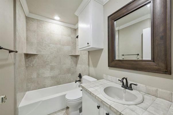 Bathroom, Interior, Recessed Lighting, Tile Countertops