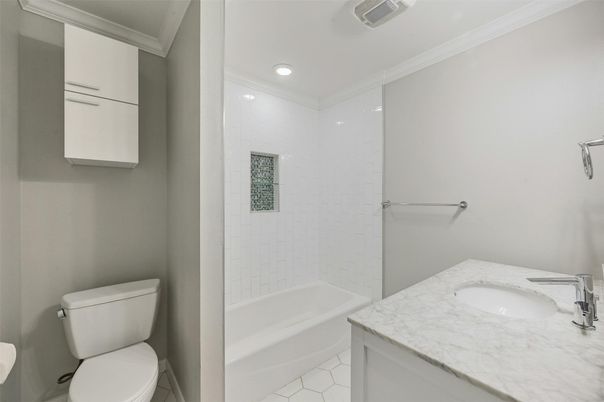 Bathroom, Interior, Recessed Lighting