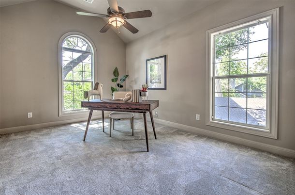 Home Office, Interior