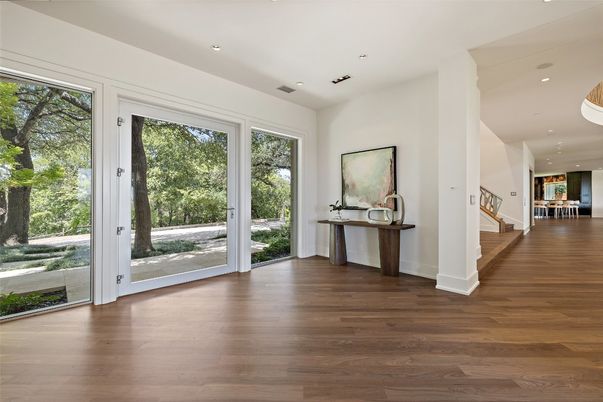 Interior, Recessed Lighting, Wood Texture Flooring