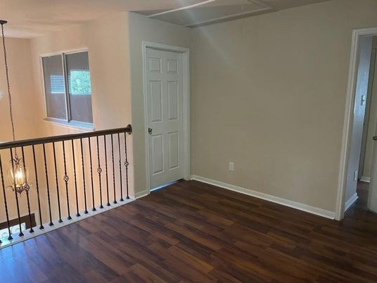 Interior, Pendant Lights, Wood Texture Flooring