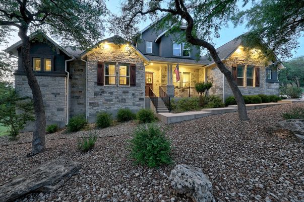 Exterior, Facade, Ranch