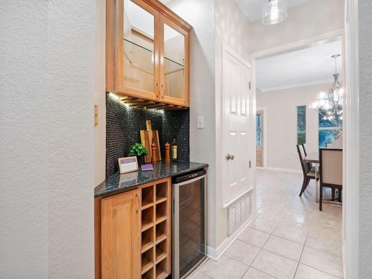Chandelier, Dining room, Interior, Kitchen