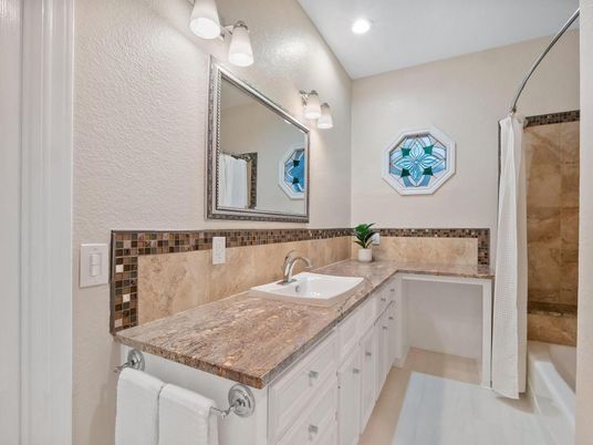 Bathroom, Interior, Recessed Lighting