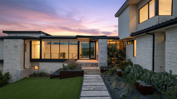 Backyard, Exterior, Facade, Modern