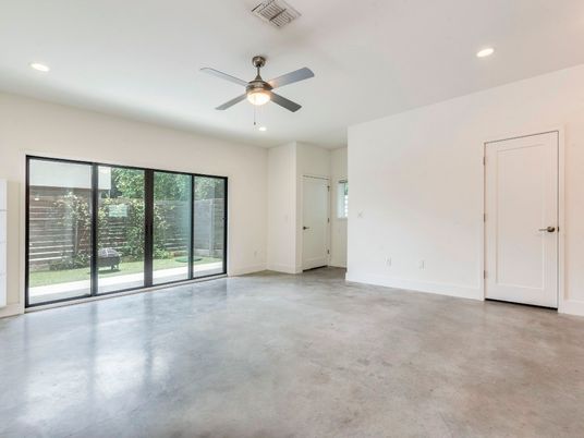 Empty room, Interior, Recessed Lighting