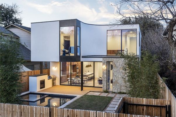 Exterior, Facade, Modern