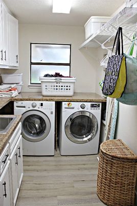 Interior, Washer, Wood Texture Flooring
