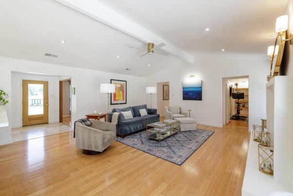 Interior, Living room, Recessed Lighting, Wood Texture Flooring