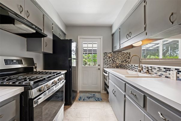 Interior, Kitchen, Stainless Steel Appliances