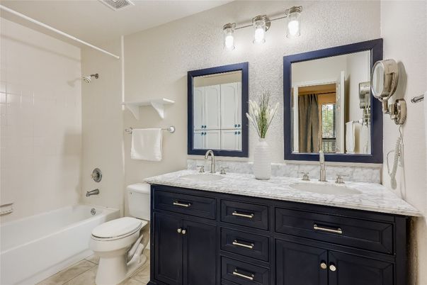 Bathroom, Dual Sink Vanities, Interior