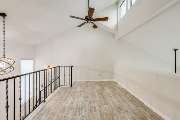 Interior, Pendant Lights, Wood Texture Flooring