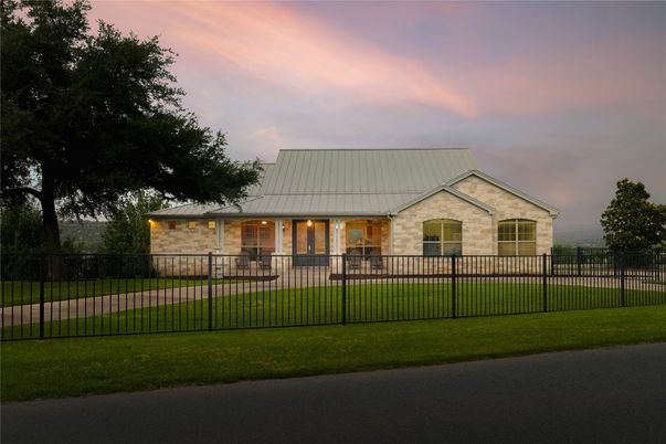 Backyard, Exterior, Facade, Modern