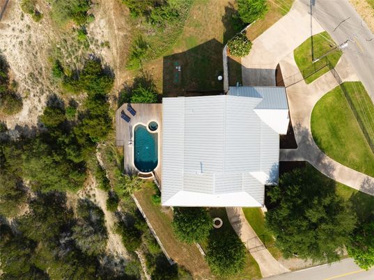 Exterior, Drone