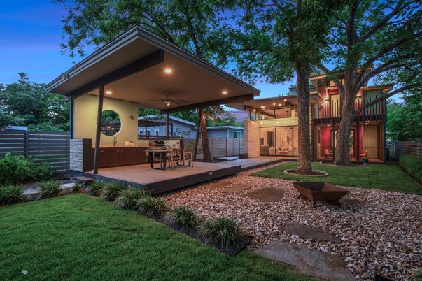 Backyard, Exterior