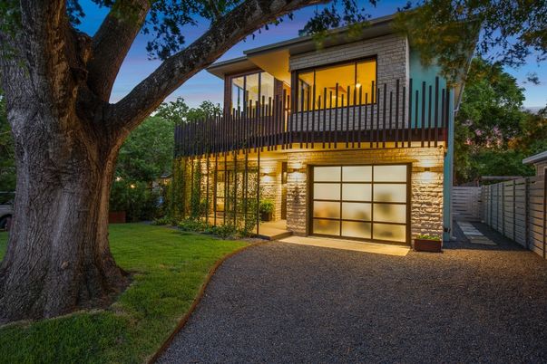 Attached, Backyard, Exterior, Facade, Modern
