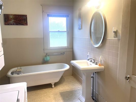 Bathroom, Free Standing Baths, Interior