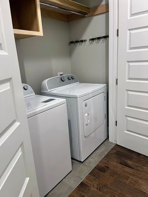 Interior, Utility Closets, Washer, Wood Texture Flooring