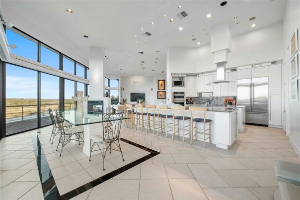 Dining room, Interior, Kitchen, Recessed Lighting, Stainless Steel Appliances