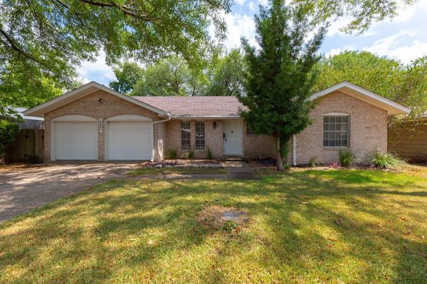 Attached, Exterior, Facade, Brick Facade, Ranch